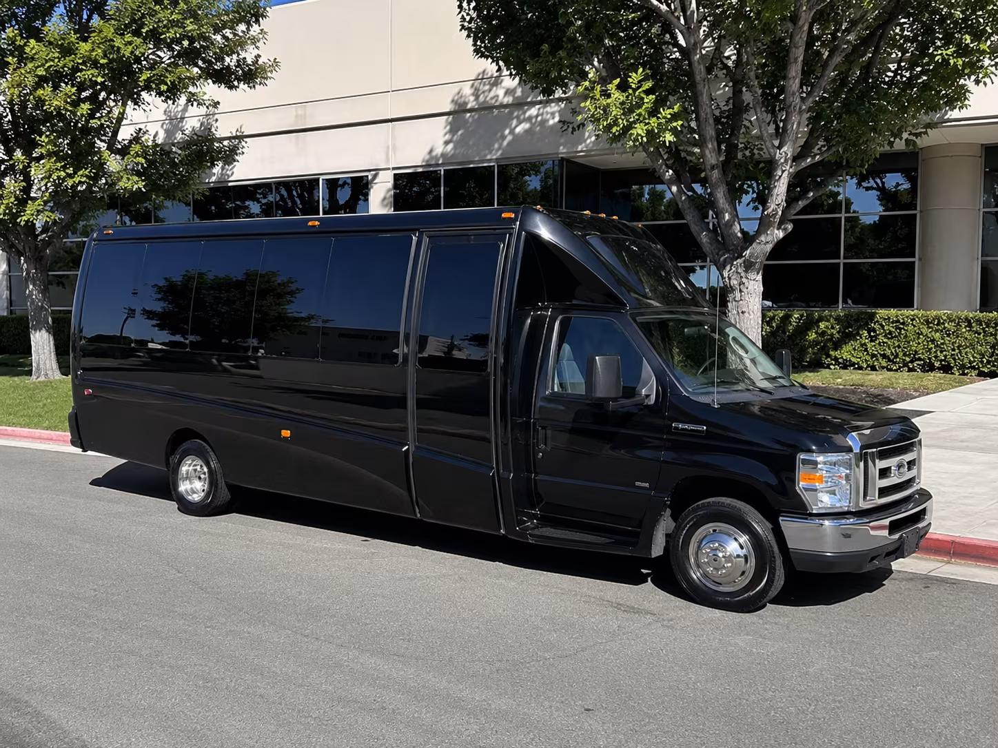 20 Passenger Party Bus