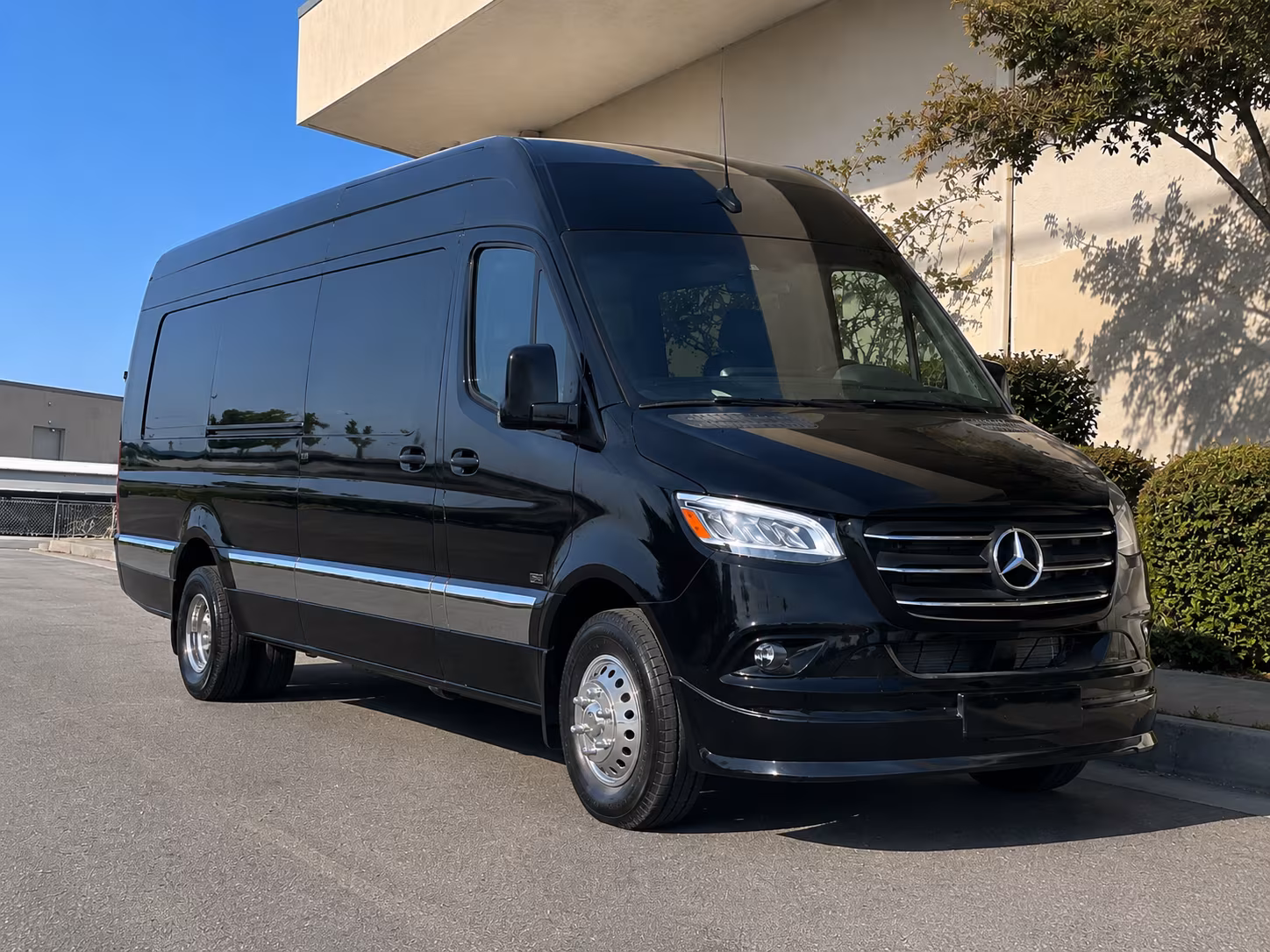 Santa Rosa Airport Shuttle & Transportation party bus exterior