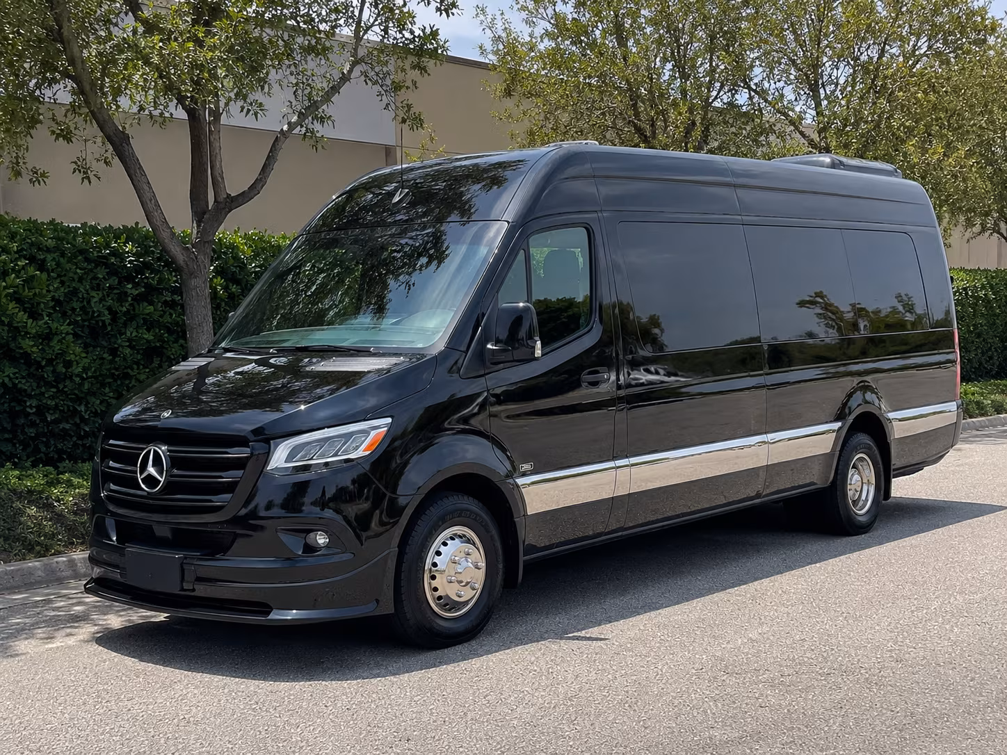 Santa Rosa Airport Shuttle & Transportation party bus exterior