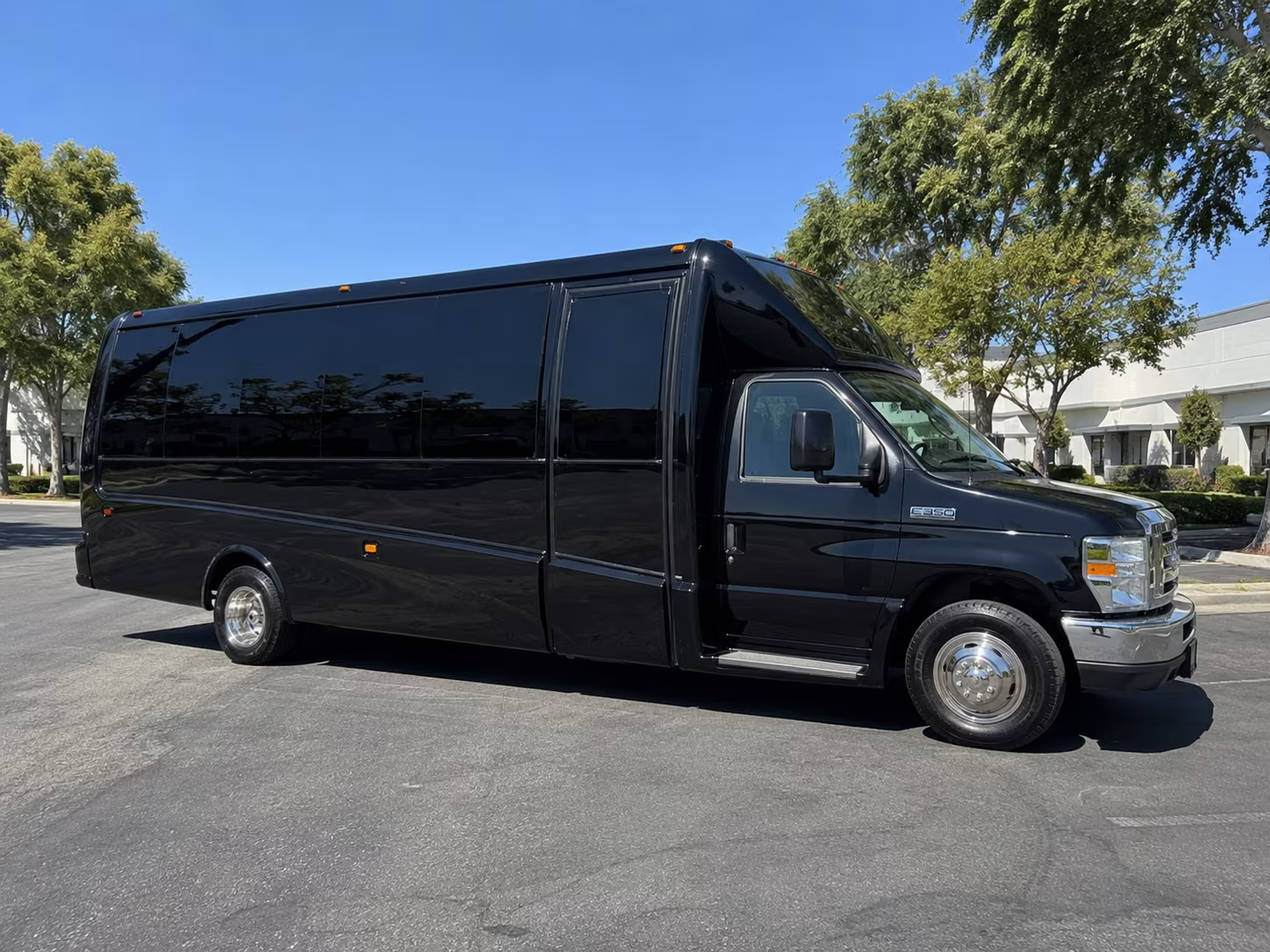 Santa Rosa Birthday, Sweet 16, & Quinceañera Transportation group transportation