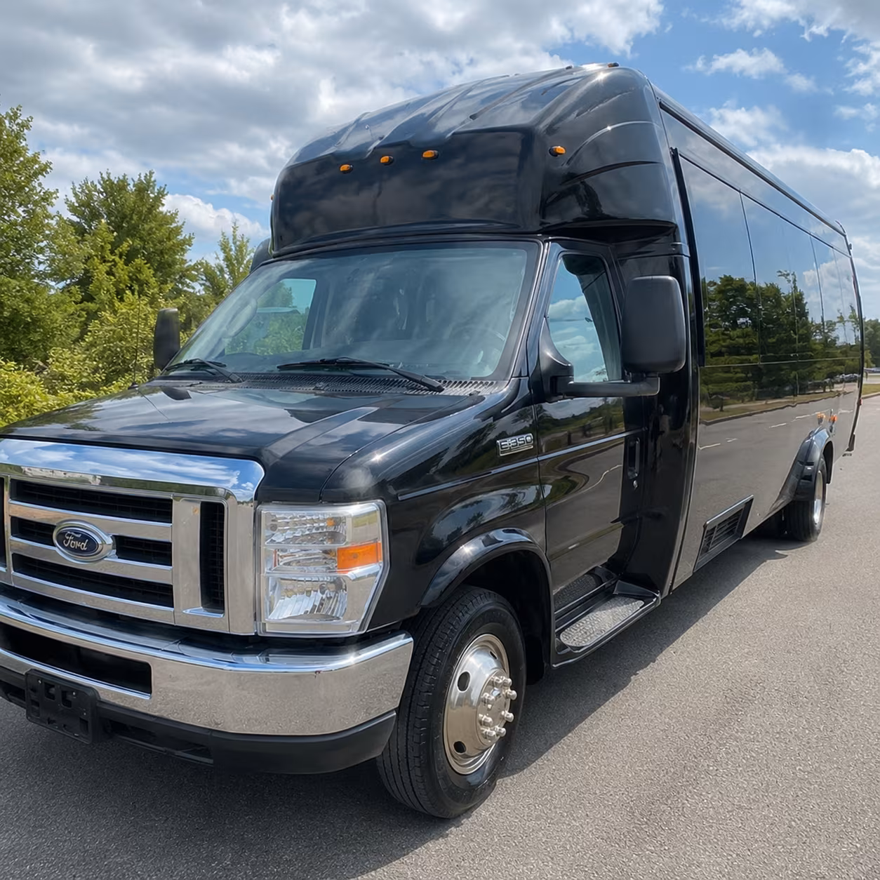 Vacaville Birthday, Sweet 16, & Quinceañera Party Bus Rentals
